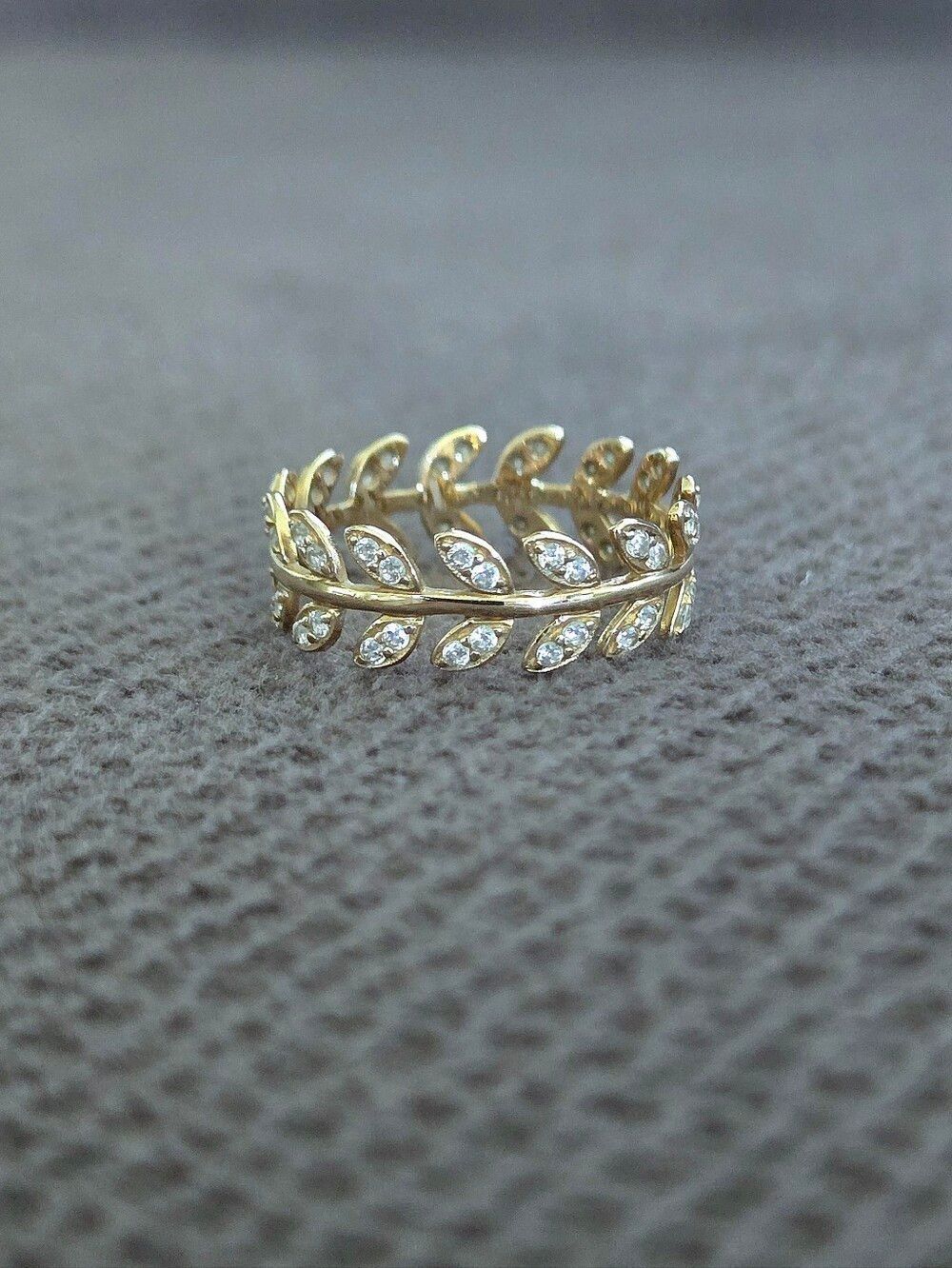 14K Gold💛 Repeating Leaf🍃 Ring💍 with Dainty Lab🧪 Created Diamonds💎